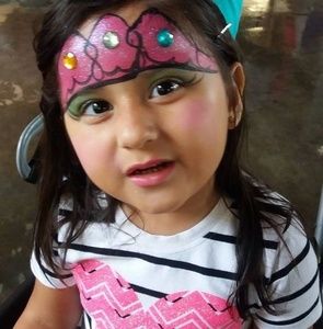 Meet your Posher, Debora martinez